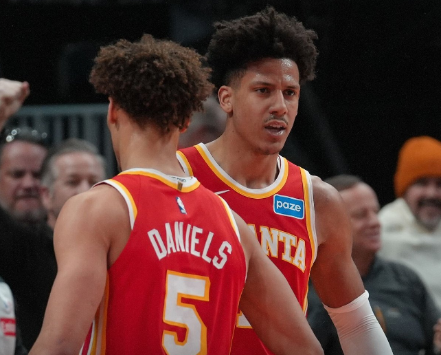 世界杯高清比赛观看地址-升第八!老鹰大胜雄鹿豪取9连胜 杰伦23+10+12麦科勒姆30+7三分